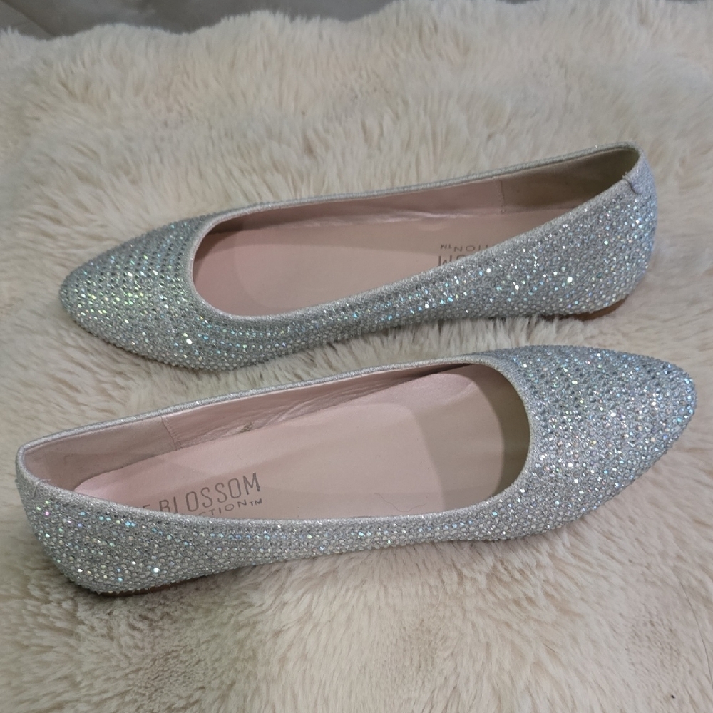 De Blossom Collection Silver Flats Elegant and Comfortable